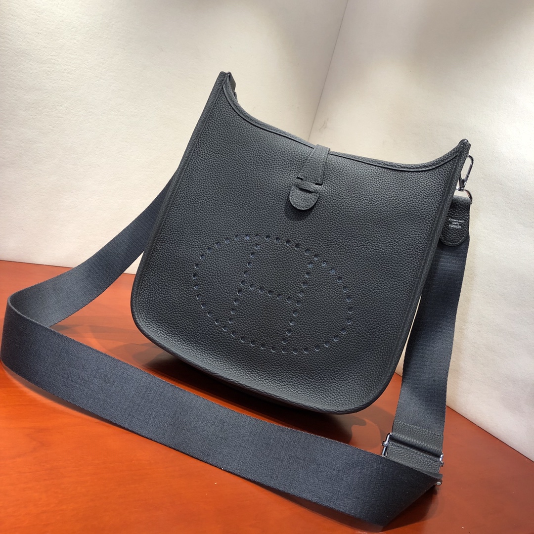 Hermes Evelyne III 29 PM Shoulder Bag In Dark Grey Clemence Leather